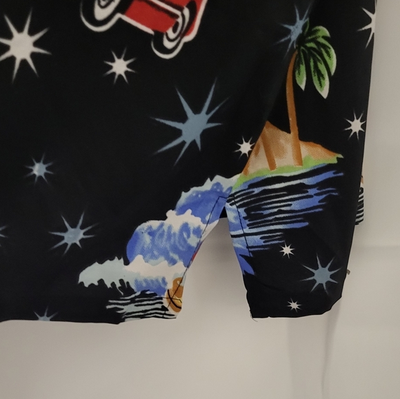 Unisex Hawaiian Santa Claus Print Short Sleeve Button Down Shirt Size 2XL EUC - Picture 9 of 11